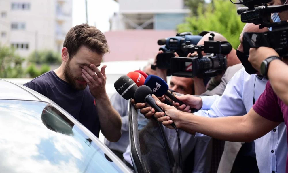 Γλυκά Νερά: Πλησιάζει η δίκη του πιλότου – Τι σκέφτονται οι γονείς της Καρολάιν και ο Μπάμπης Αναγνωστόπουλος